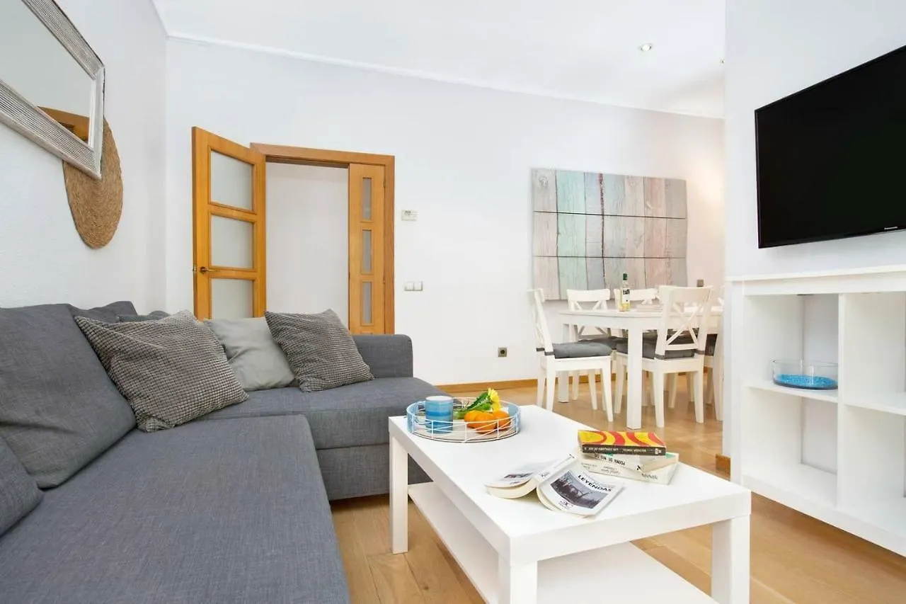 Stay U-Nique Apartments Provenca Barcelona 0*,  Spanyolország